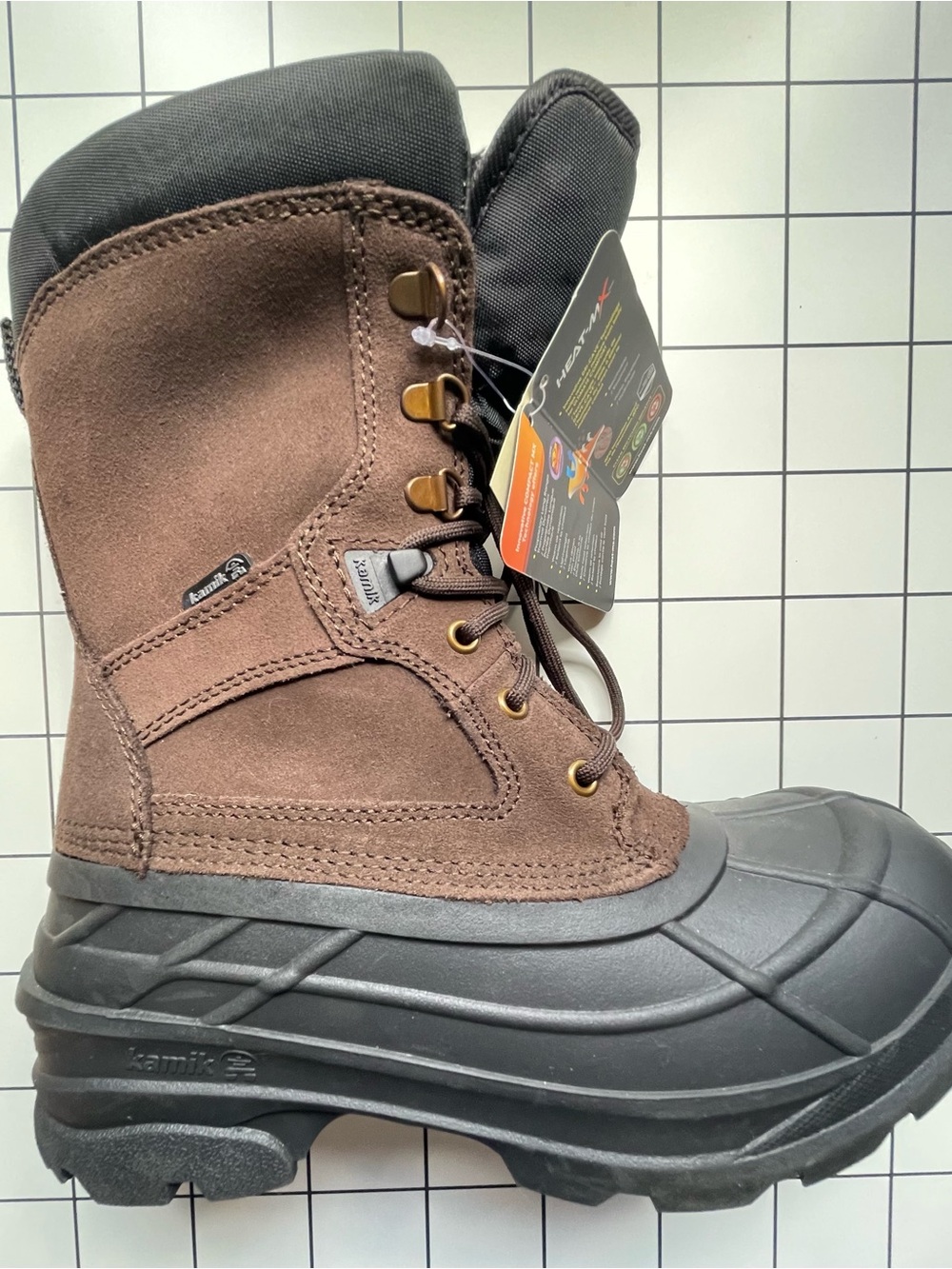 Kamik Men's National Plus Insulated Waterproof Snow and Hiking Boot - size 9 NWT